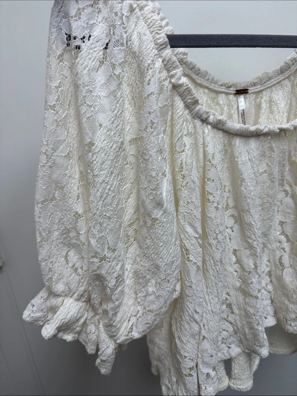 Free People Sheer Lace Peasant Boho Puff Sleeve Cropped Scoop Neck Blouse Size L